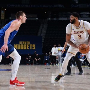 乐鱼体育全站-医学专家详解詹皇伤病 复出时间或在四月下旬？